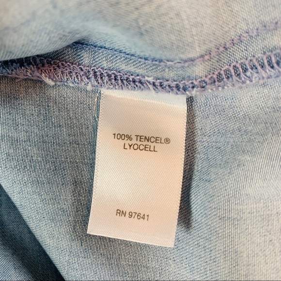 J. Jill Denim Chambray Popover Top - Picture 7 of 8